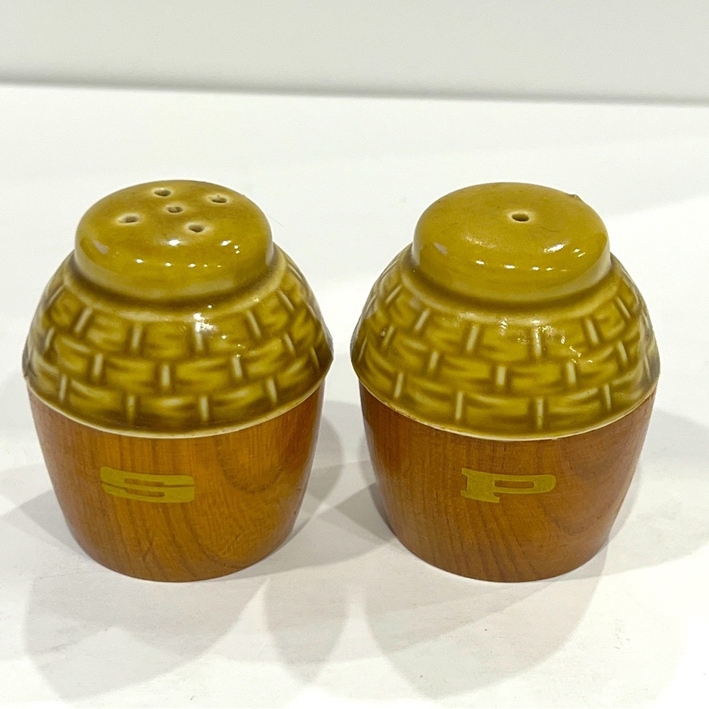 Vintage MCM Tiki Rattan Style Set Ceramic Salt Pepper Shake